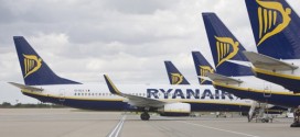 Ryanair rất tích cực tìm cách hạ chi phí lao động.