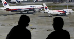 Malaysia Airlines đang bị cáo buộc phân biệt đối xử với tiếp viên lớn tuổi và thừa cân.