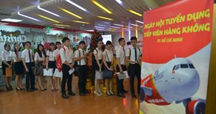 Nhiều bạn trẻ tham gia dự tuyển vào hãng hàng không Vietjet