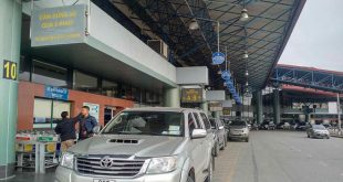 Cảng hàng không quốc tế Nội Bài vẫn thu tiền của tài xế đón trả khách.
