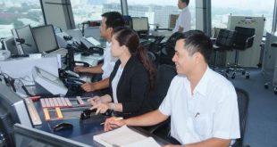 Kíp trực của cán bộ TCT Quản lý bay Việt Nam tại Sân bay Tân Sơn Nhất