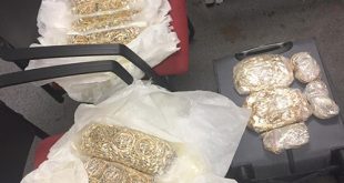 Số vàng trang sức buôn lậu bị cảnh sát thu giữ.